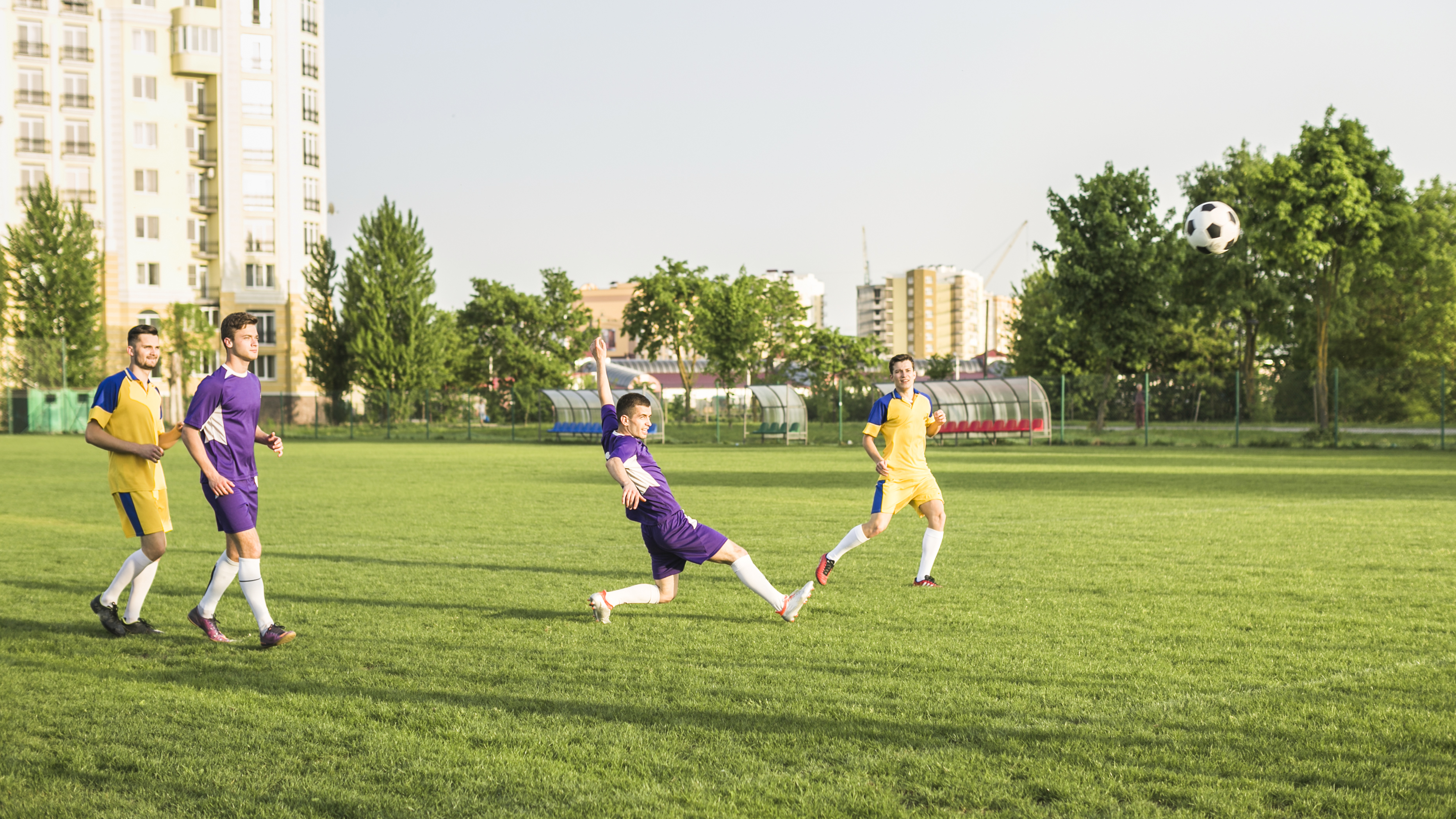 amateur-football-concept-with-match-scene